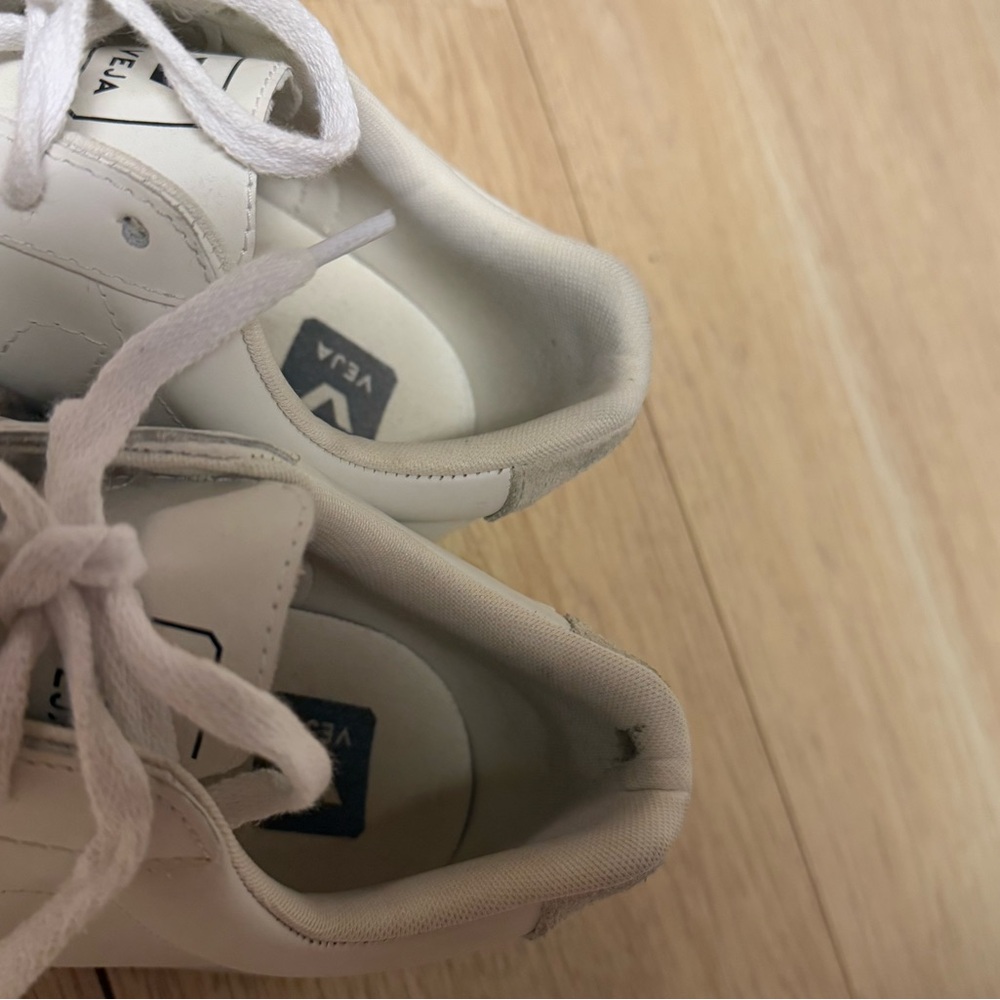 Veja Esplar Stitched Logo Sneakers - Picture 6 of 10